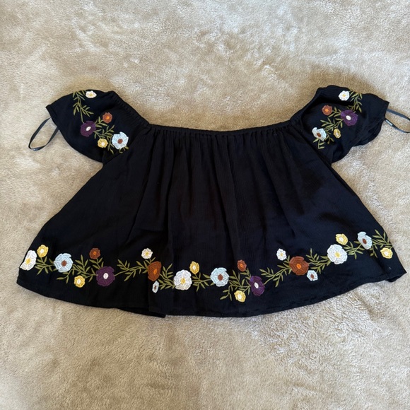 Forever 21 Black Ruffled off the shoulder Blouse Size M - Picture 1 of 6